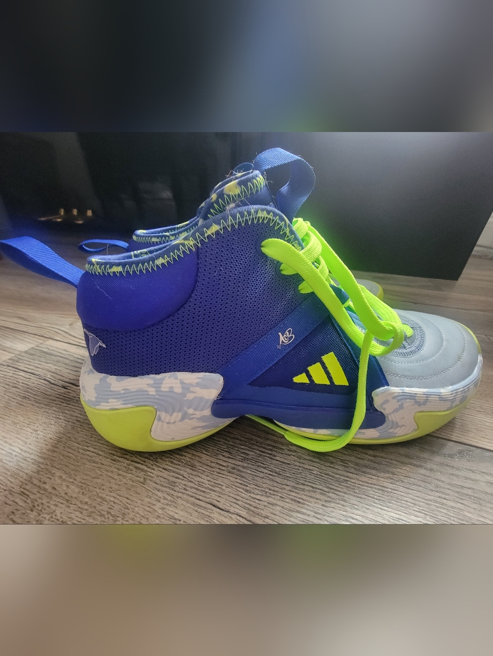 US 9 Women Adidas Candace Ace Airliners High-Top Blue and Neon Green